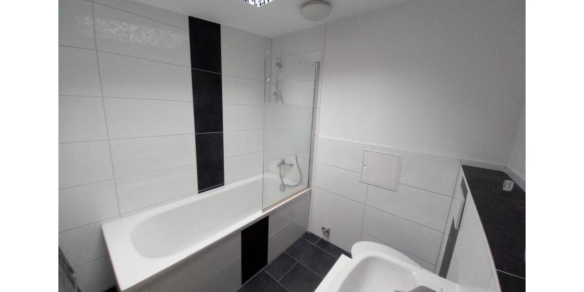 Dachgeschoßwohnung Magdeburg - 3 Zimmer, 81 m&sup2;, 560&euro; | Angebot:27628237