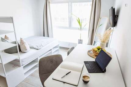 Zimmer Magdeburg - 1 Zimmer, 1.400&euro; | Angebot:27136183