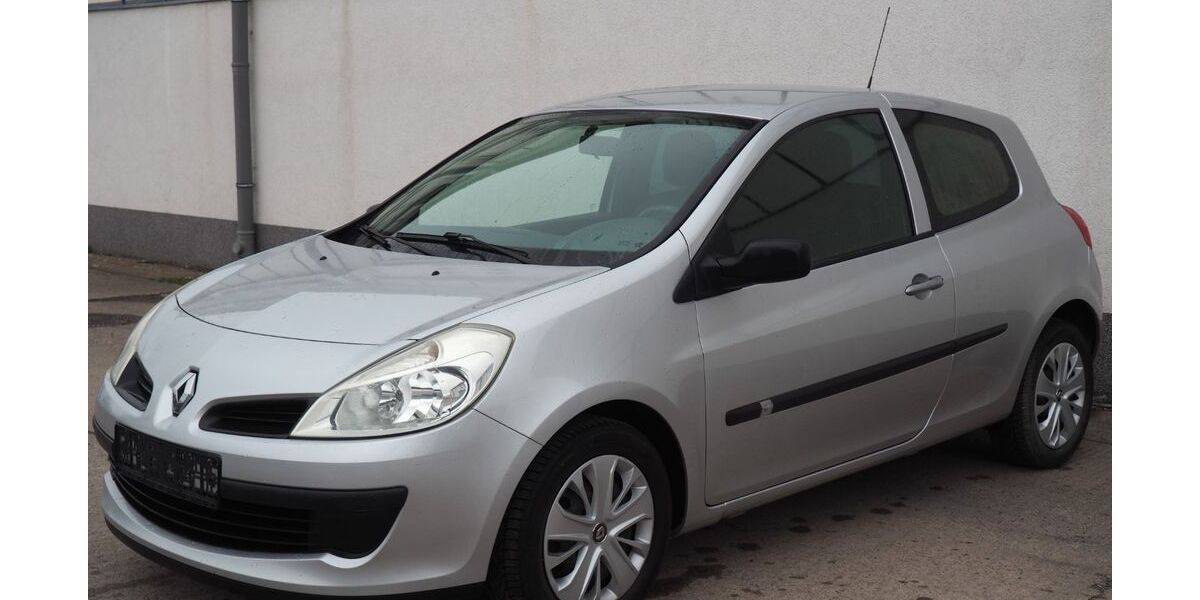 Renault Clio 115.658 km 2.990 &euro; Magdeburg 39128