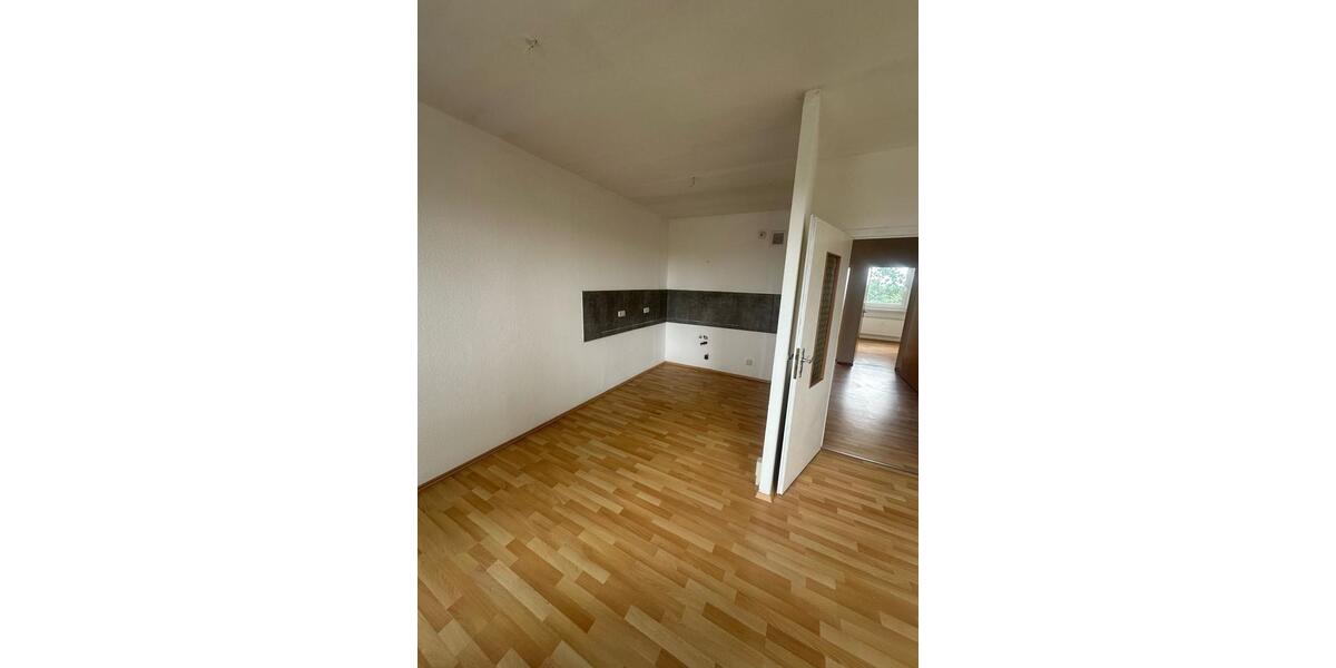 Etagenwohnung Magdeburg Brückfeld - 4 Zimmer, 65 m&sup2;, 475&euro; | Angebot:21693995