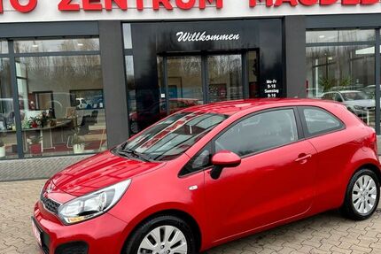 Kia Rio 15.162 km 9.950 &euro; Magdeburg 39112