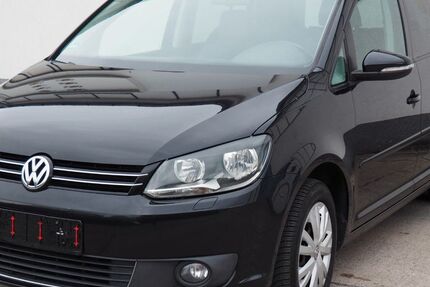 VW Touran 156.547 km 7.990 &euro; Magdeburg 39128