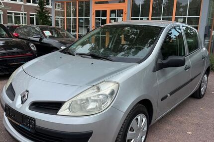 Renault Clio 131.800 km 2.990 &euro; Magdeburg 39124