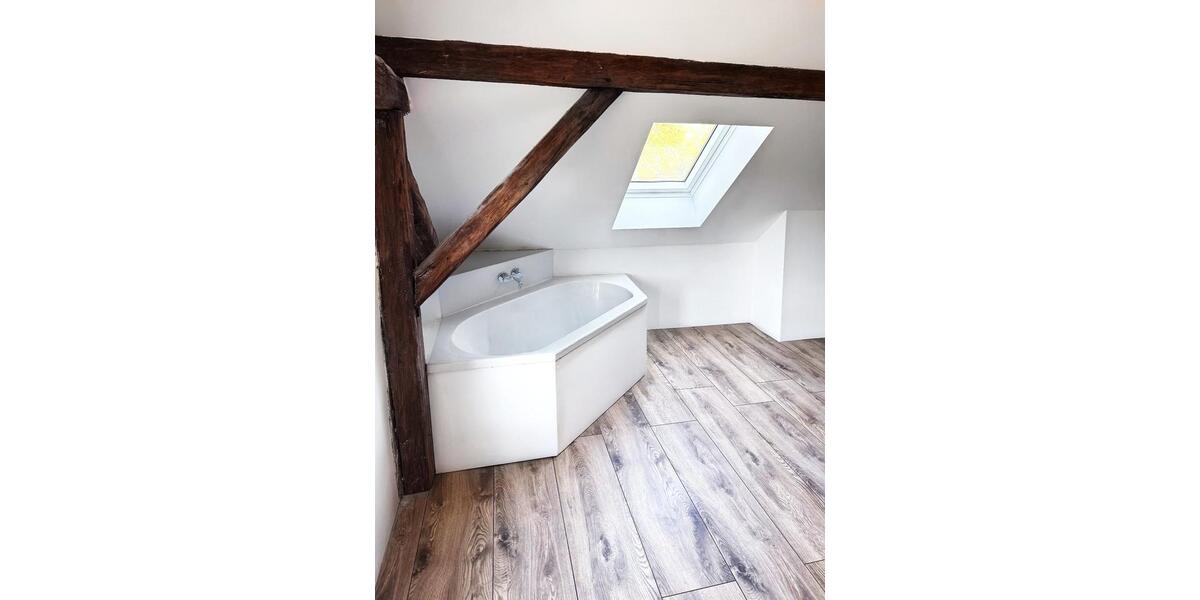 Dachgeschoßwohnung Haldensleben - 2.5 Zimmer, 87 m&sup2;, 870&euro; | Angebot:25129744