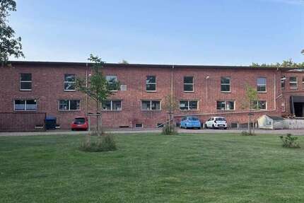 Halle in Tarthun 2.140 € 660 m² zimmer