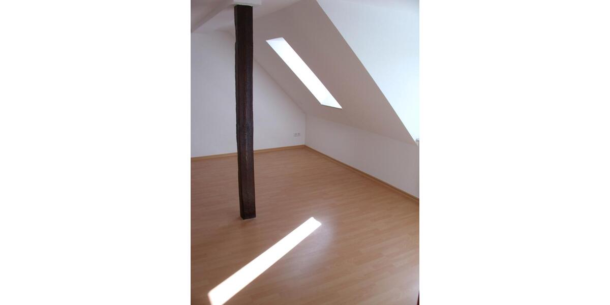 Dachgeschoßwohnung Magdeburg - 2 Zimmer, 40 m&sup2;, 300&euro; | Angebot:27634523