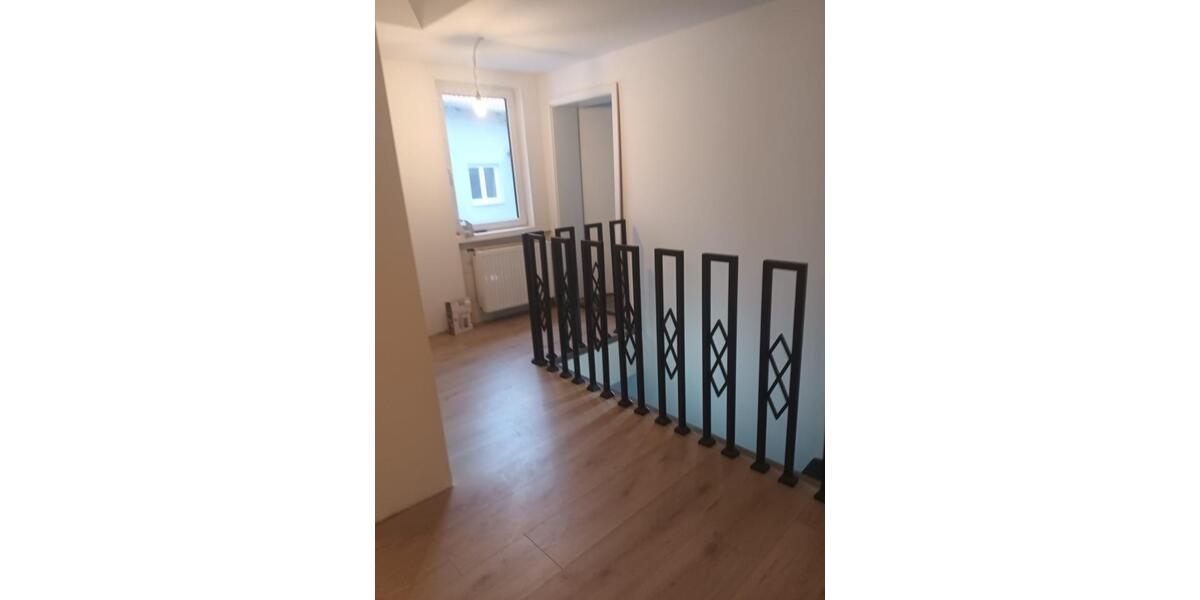 Reihenhaus Egeln - 8 Zimmer, 274 m&sup2;, 350.000&euro; | Angebot:25252989