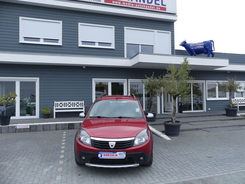 Dacia Sandero 85.000 km 5.900 € Magdeburg 39108