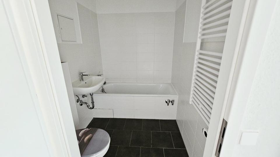 Etagenwohnung Magdeburg Großer Silberberg - 4 Zimmer, 64 m&sup2;, 385&euro; | Angebot:26679486