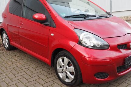Toyota Aygo (X) 156.584 km 2.490 &euro; Magdeburg 39128