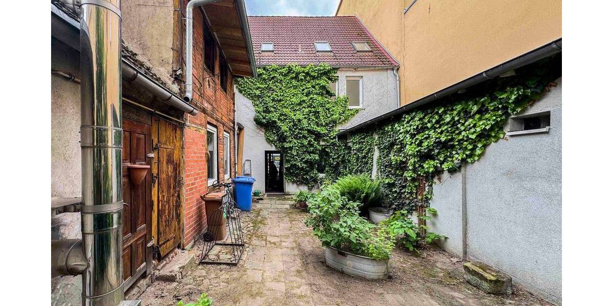 Mehrfamilienhaus, Wohnhaus Magdeburg Sudenburg - 9 Zimmer, 280 m&sup2;, 400.000&euro; | Angebot:26584463