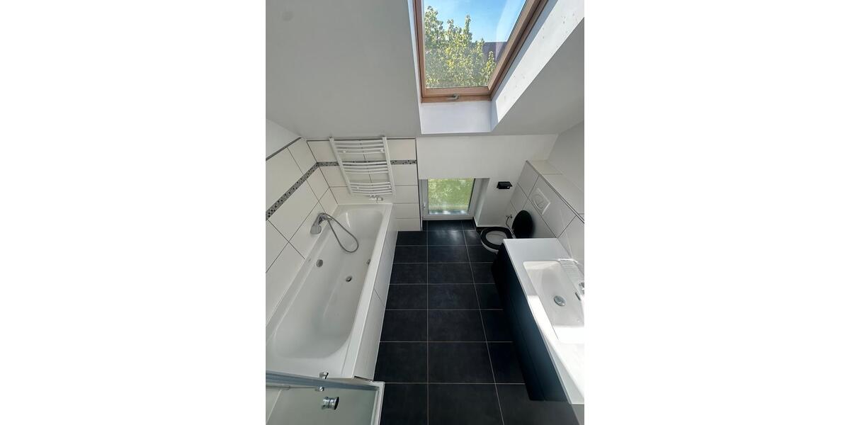 Etagenwohnung Magdeburg Alt Olvenstedt - 3 Zimmer, 90 m&sup2;, 1.350&euro; | Angebot:26463262