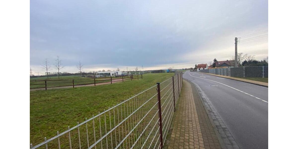 Halle mit 450 m² in der Nähe der A2Glindenberg zimmer