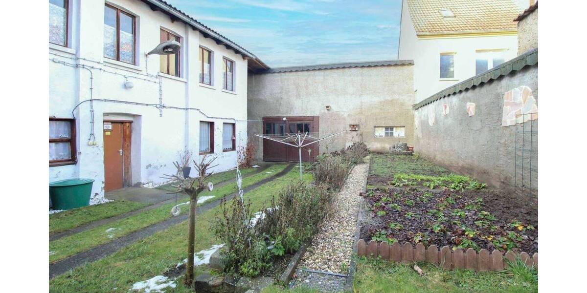 Reihenmittelhaus Calbe - 5 Zimmer, 220 m&sup2;, 113.000&euro; | Angebot:26176324
