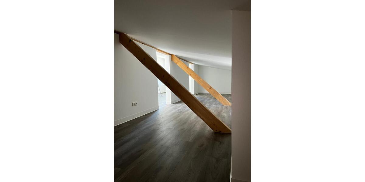 Dachgeschoßwohnung Magdeburg Großer Silberberg - 2 Zimmer, 70 m&sup2;, 700&euro; | Angebot:25551045