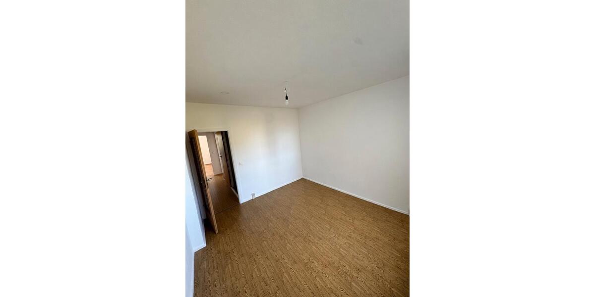 Etagenwohnung Schönebeck (Elbe) - 4 Zimmer, 65 m&sup2;, 429&euro; | Angebot:26130062