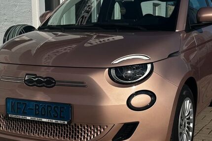 Fiat 500e 29.248 km 17.900 € Burg 39288