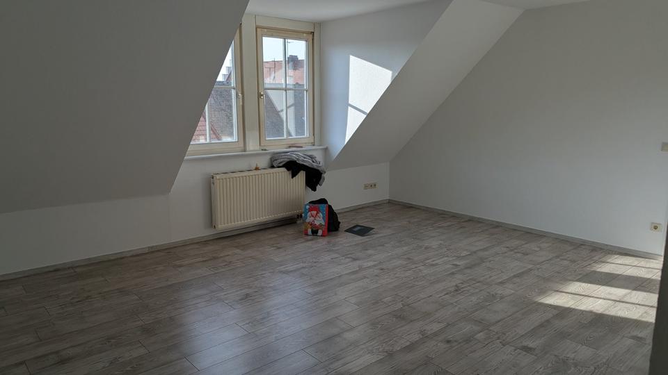Dachgeschoßwohnung Calbe (Saale) - 2 Zimmer, 57 m&sup2;, 43.000&euro; | Angebot:24688385