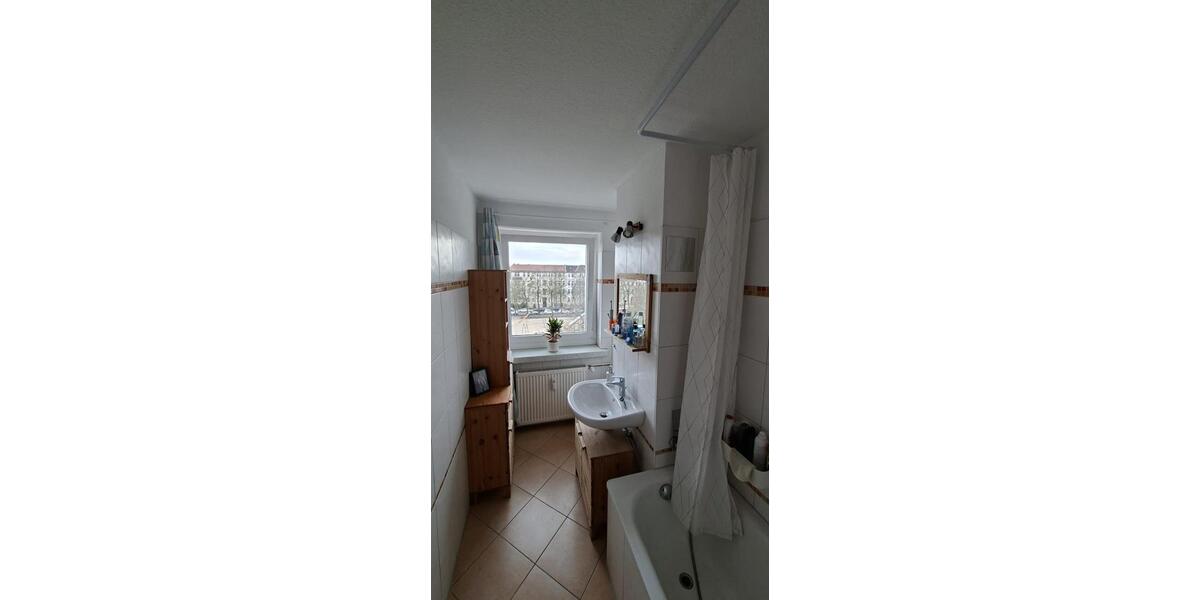 Etagenwohnung Magdeburg Nordwest - 1 Zimmer, 29 m&sup2;, 250&euro; | Angebot:25755355