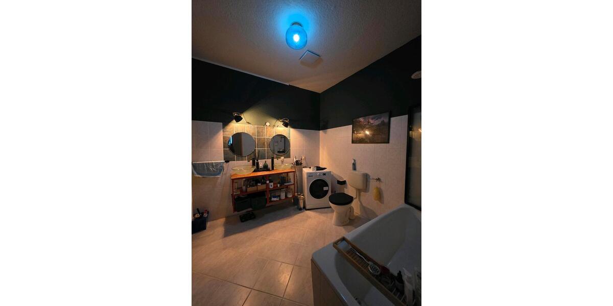 Etagenwohnung Magdeburg Nordwest - 3 Zimmer, 102 m&sup2;, 820&euro; | Angebot:26216052