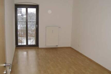 Preiswerte sonnige 2-R-Wohnung in MD- Altstadt ca.56,83m²; im DG. zu vermieten. 2 zimmer