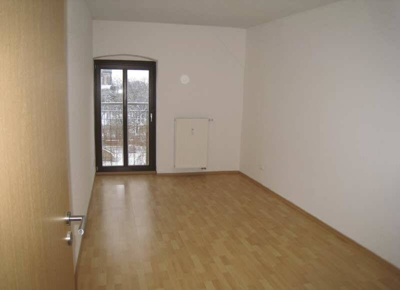 Preiswerte sonnige 2-R-Wohnung in MD- Altstadt ca.56,83m²; im DG. zu vermieten. 2 zimmer