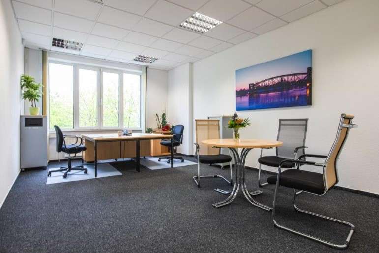 Büro in Magdeburg 220 € 104 m² zimmer