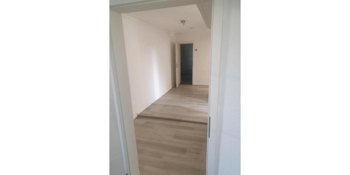 Erdgeschoßwohnung Bördeland - 4 Zimmer, 90 m&sup2;, 742&euro; | Angebot:25451808