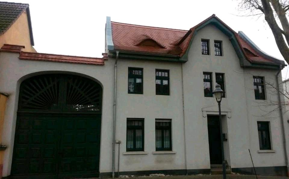 Reihenhaus Calbe (Saale) - 7 Zimmer, 195 m&sup2;, 160.000&euro; | Angebot:26946622