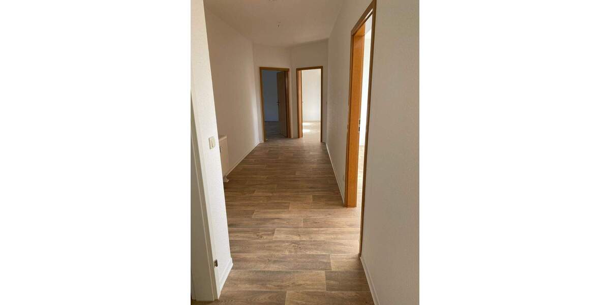 Etagenwohnung Wolmirstedt - 3 Zimmer, 77 m&sup2;, 500&euro; | Angebot:25245571