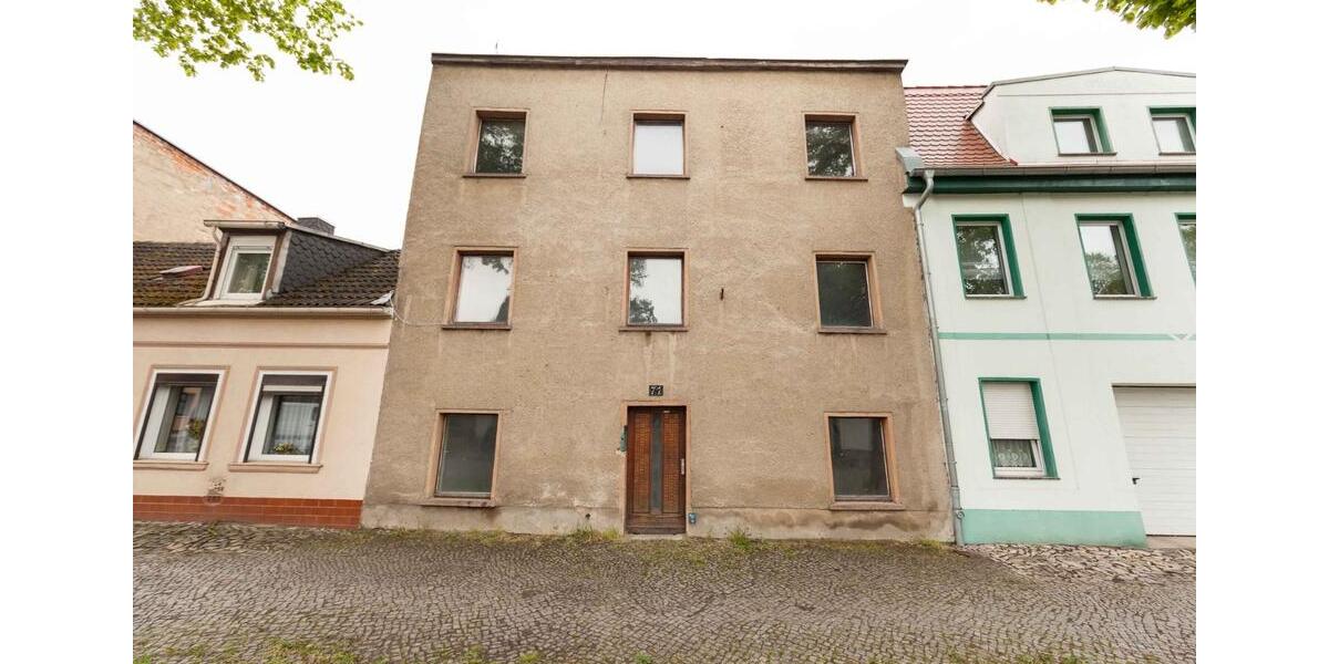 Mehrfamilienhaus, Wohnhaus Calbe (Saale) - 15 Zimmer, 210 m&sup2;, 45.000&euro; | Angebot:25180477