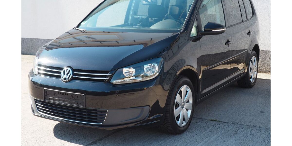 VW Touran 118.597 km 8.290 &euro; Magdeburg 39128
