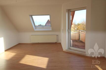 Individuelle 2 Zimmer Dachgeschosswohnung mit Balkon und Tageslichtbad im LindenplatzHermsdorf zimmer