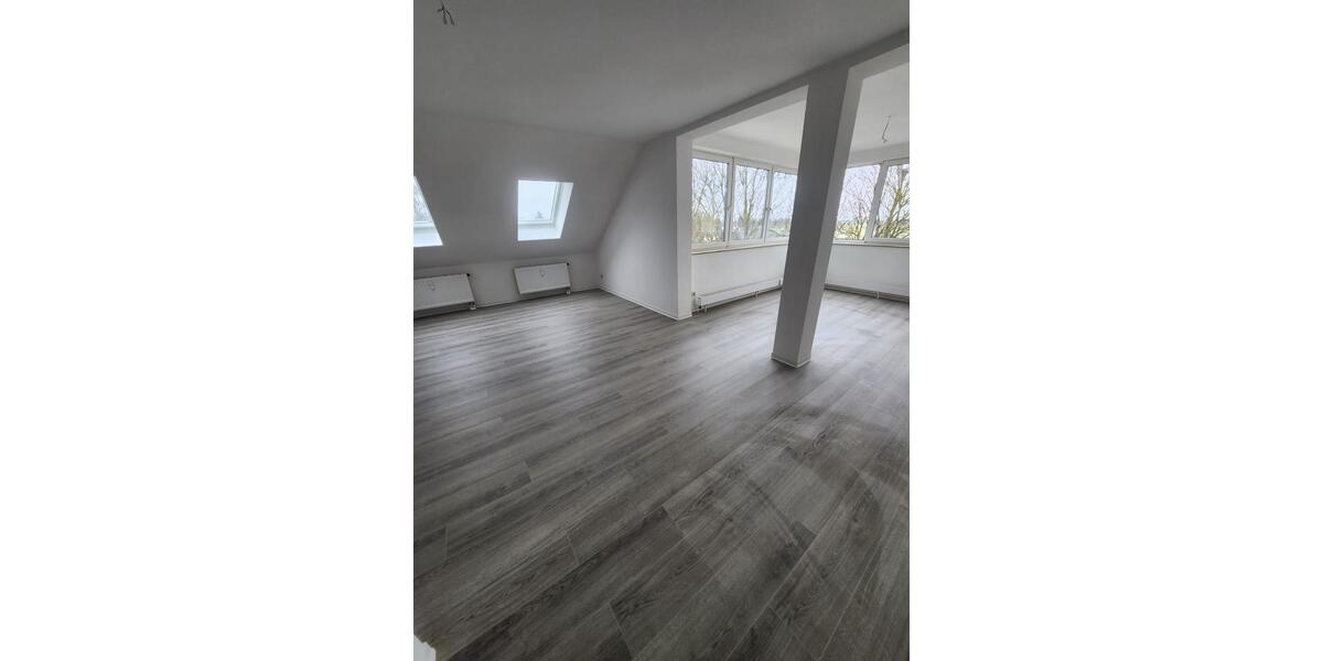 Dachgeschoßwohnung Egeln - 2 Zimmer, 72 m&sup2;, 400&euro; | Angebot:26163849