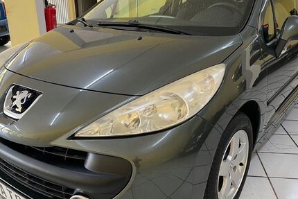 Peugeot 207 131.100 km 2.590 € Magdeburg 39110