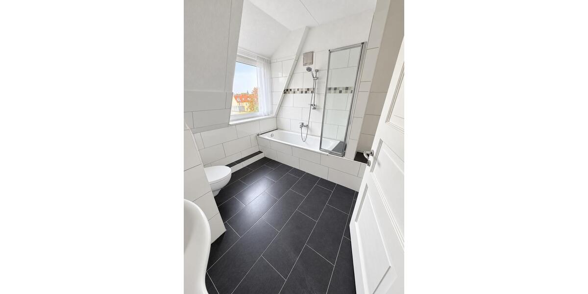Etagenwohnung Magdeburg Leipziger Straße - 3 Zimmer, 102 m&sup2;, 765&euro; | Angebot:27533105