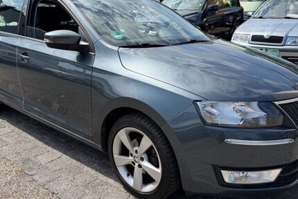 Skoda Rapid 100.000 km 6.490 &euro; Magdeburg 39112