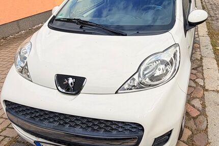Peugeot 107 36.800 km 2.499 &euro; Magdeburg 39106