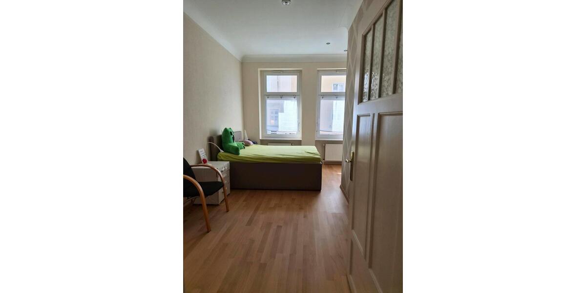 Hochparterre Magdeburg Nordwest - 4 Zimmer, 105 m&sup2;, 1.450&euro; | Angebot:27628245