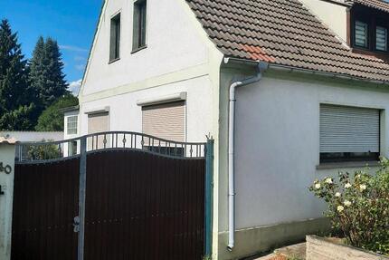 Doppelhaushälfte mit großem Garten am Ortsrand von Egeln -Nord 5 zimmer