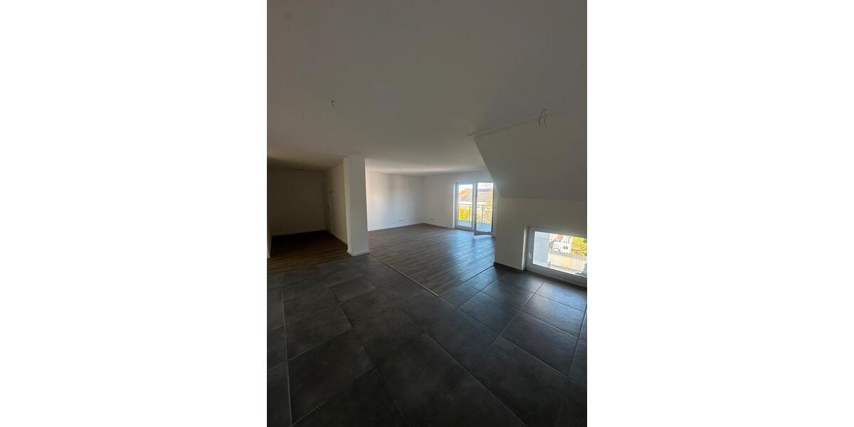 Etagenwohnung Magdeburg Alt Olvenstedt - 3 Zimmer, 90 m&sup2;, 1.350&euro; | Angebot:26463262