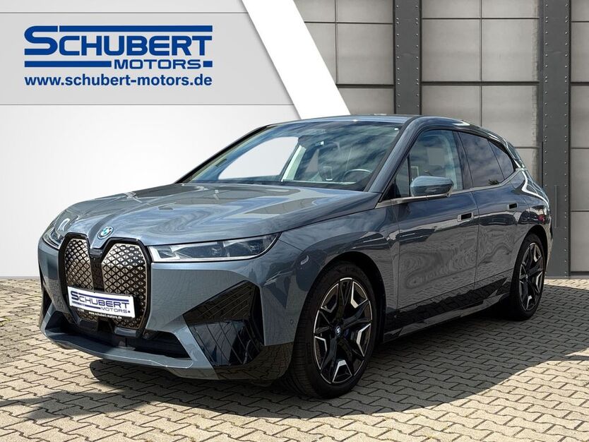 BMW iX 18.147 km 70.980 € Oschersleben 39387