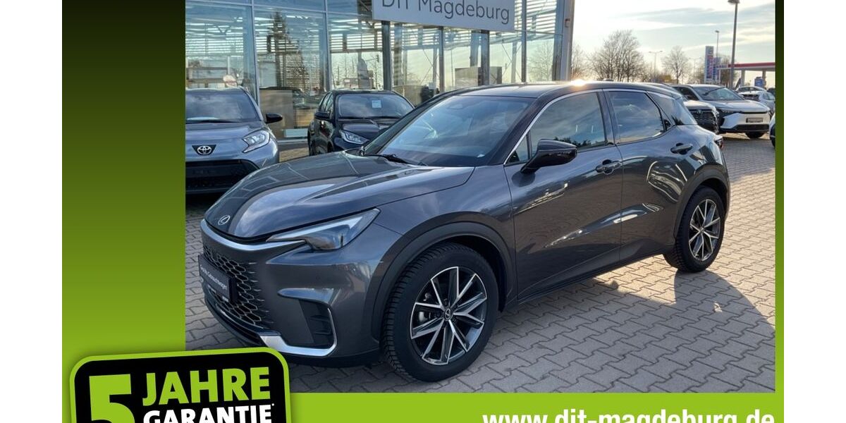 Lexus LBX 22.660 km 31.890 &euro; Magdeburg 39120