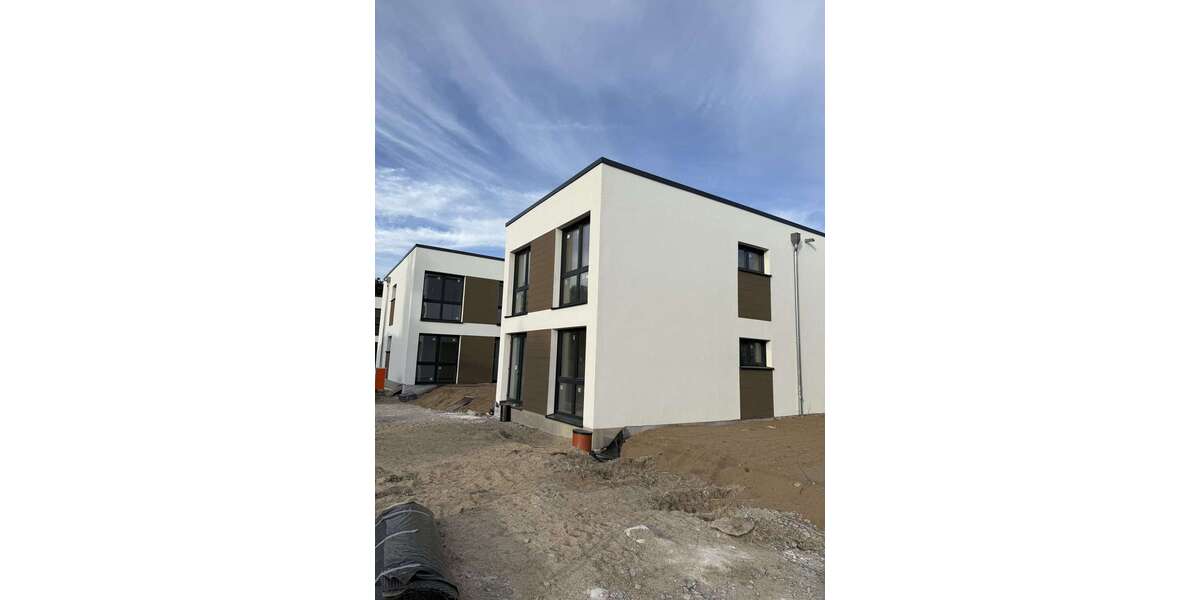 Haus zum Mieten in Biederitz 1.777,58 € 126.97 m² 5 zimmer