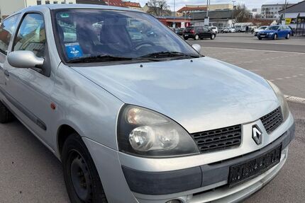 Renault Clio 285.000 km 700 &euro; Magdeburg 39112