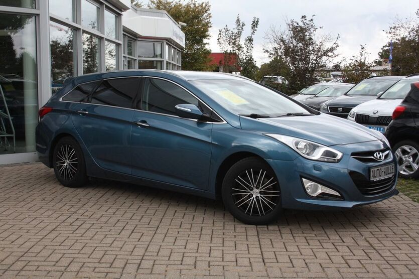Hyundai i40 108.388 km 10.950 € Magdeburg 39120
