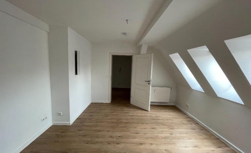 Etagenwohnung Magdeburg Brückfeld - 4 Zimmer, 120 m&sup2;, 990&euro; | Angebot:25057067