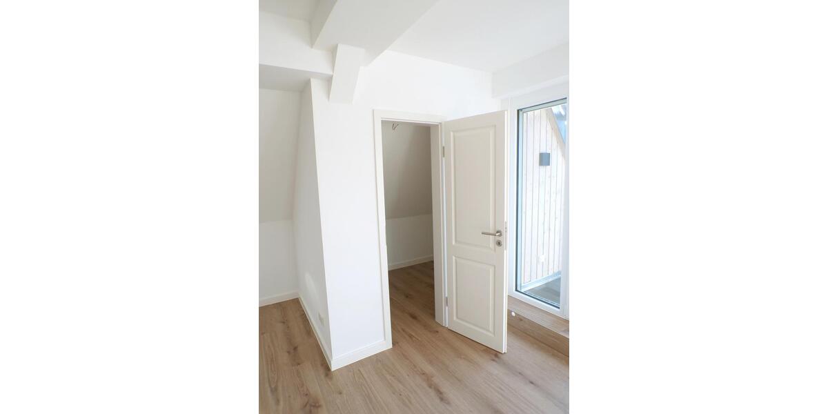 Dachgeschoßwohnung Magdeburg Nordwest - 4 Zimmer, 124 m&sup2;, 1.364&euro; | Angebot:24255460