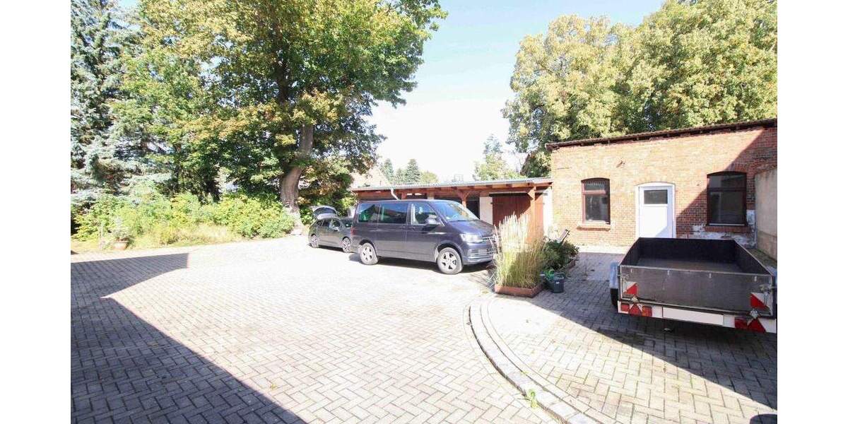 Großes Grundstück mit Zweifamilienhaus - ideal für Familien & Mehrgenerationen 8 zimmer