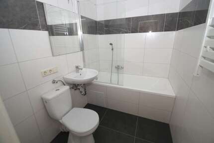 3-Zimmer-Wohnung mit Badewanne - Wohnberechtigungsschein erforderlich 3 zimmer